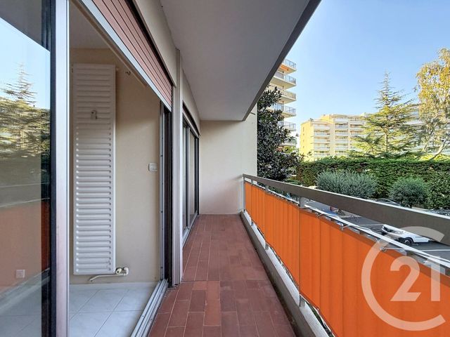 Appartement F3 &agrave; louer - 3 pi&egrave;ces - 74,58 m2 - Mandelieu La Napoule - 06 - PROVENCE-ALPES-COTE-D-AZUR