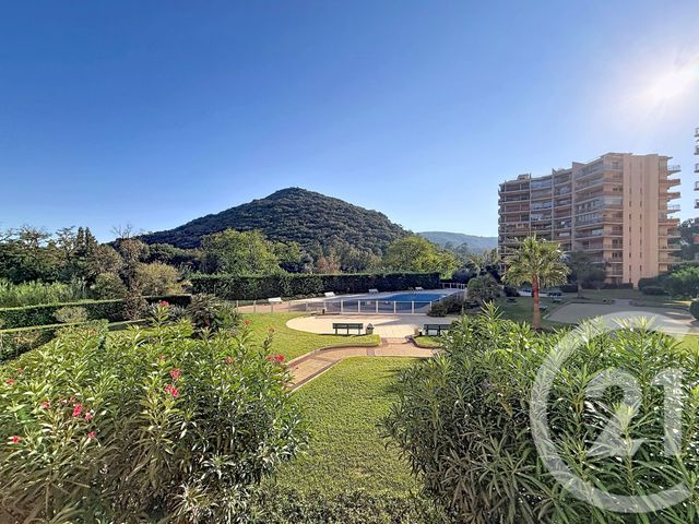 Appartement F3 &agrave; louer - 3 pi&egrave;ces - 74,58 m2 - Mandelieu La Napoule - 06 - PROVENCE-ALPES-COTE-D-AZUR
