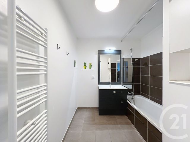 Appartement T2 &agrave; louer - 2 pi&egrave;ces - 42,14 m2 - Tanneron - 83 - PROVENCE-ALPES-COTE-D-AZUR