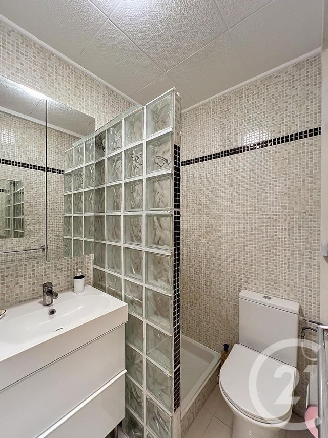Appartement Studio &agrave; louer - 1 pi&egrave;ce - 23,20 m2 - Mandelieu La Napoule - 06 - PROVENCE-ALPES-COTE-D-AZUR