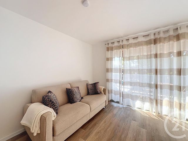 Appartement Studio &agrave; louer - 1 pi&egrave;ce - 23,20 m2 - Mandelieu La Napoule - 06 - PROVENCE-ALPES-COTE-D-AZUR