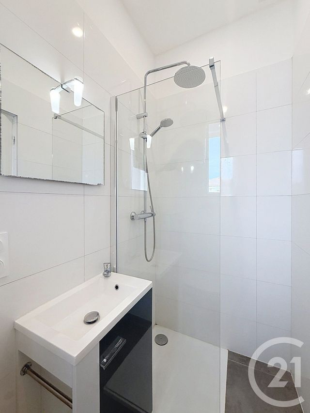 Appartement Studio &agrave; louer - 1 pi&egrave;ce - 13,24 m2 - Cannes - 06 - PROVENCE-ALPES-COTE-D-AZUR