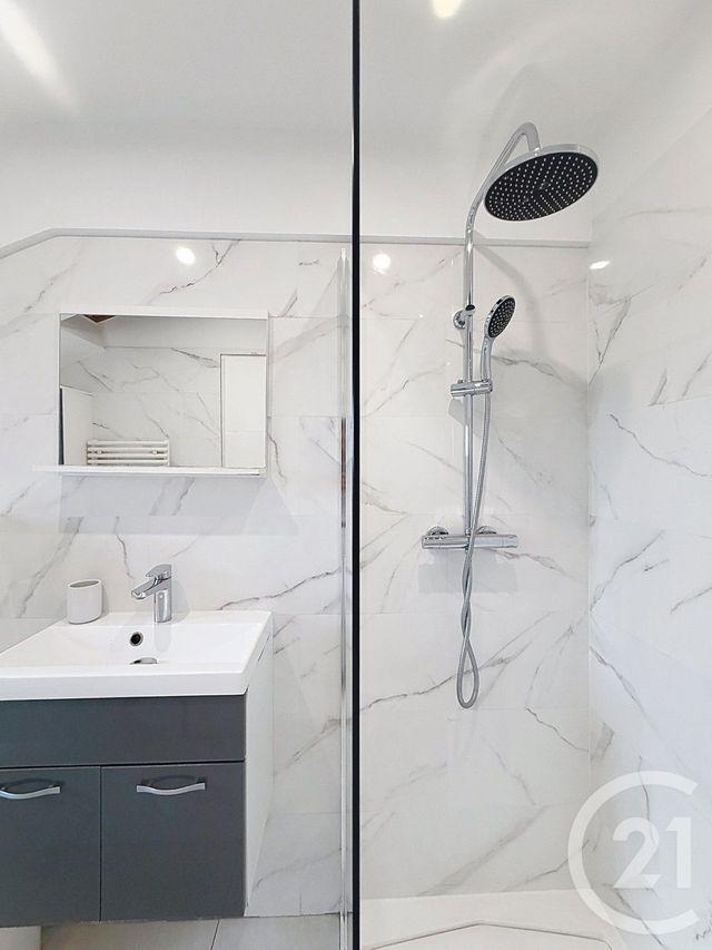 Appartement Studio &agrave; louer - 1 pi&egrave;ce - 14,37 m2 - Cannes - 06 - PROVENCE-ALPES-COTE-D-AZUR