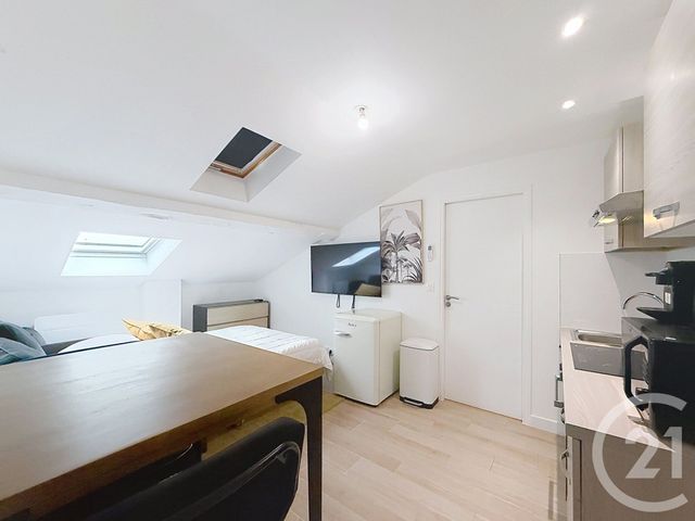Appartement Studio &agrave; louer - 1 pi&egrave;ce - 14,37 m2 - Cannes - 06 - PROVENCE-ALPES-COTE-D-AZUR