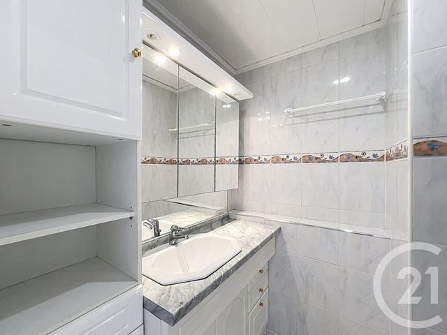 Appartement F1 &agrave; louer - 1 pi&egrave;ce - 32,20 m2 - Mandelieu La Napoule - 06 - PROVENCE-ALPES-COTE-D-AZUR
