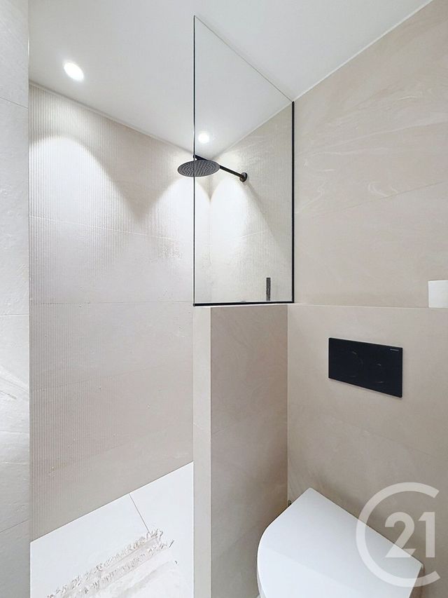 Appartement Studio &agrave; louer - 1 pi&egrave;ce - 25,60 m2 - Mandelieu La Napoule - 06 - PROVENCE-ALPES-COTE-D-AZUR