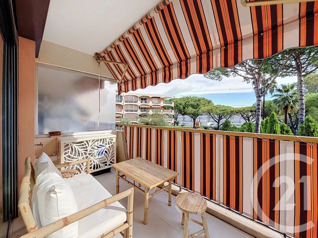 Appartement Studio &agrave; louer - 1 pi&egrave;ce - 25,60 m2 - Mandelieu La Napoule - 06 - PROVENCE-ALPES-COTE-D-AZUR