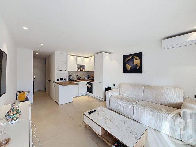Appartement Studio &agrave; louer - 1 pi&egrave;ce - 25,60 m2 - Mandelieu La Napoule - 06 - PROVENCE-ALPES-COTE-D-AZUR