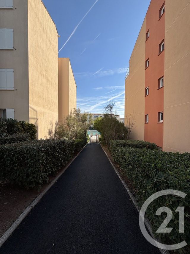 Appartement T2 &agrave; louer - 2 pi&egrave;ces - 26,89 m2 - Frejus - 83 - PROVENCE-ALPES-COTE-D-AZUR