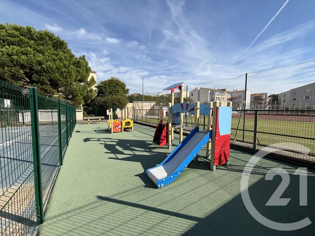 Appartement T2 &agrave; louer - 2 pi&egrave;ces - 26,89 m2 - Frejus - 83 - PROVENCE-ALPES-COTE-D-AZUR