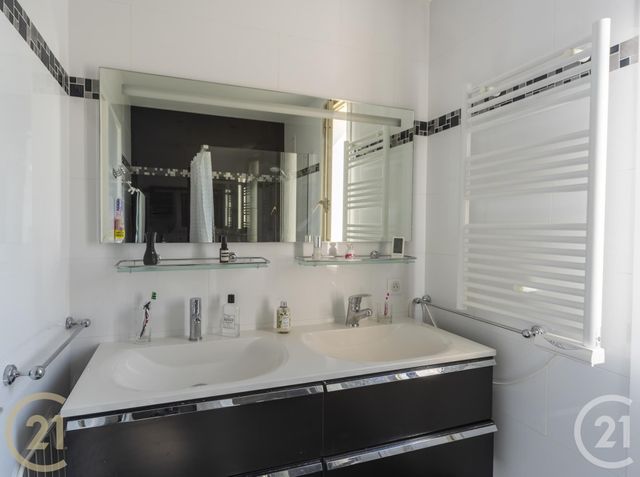 Appartement F3 à vendre - 3 pièces - 64,53 m2 - Mandelieu La Napoule - 06 - PROVENCE-ALPES-COTE-D-AZUR