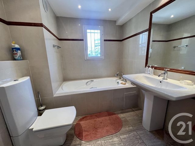 Appartement F4 &agrave; vendre - 4 pi&egrave;ces - 108,13 m2 - Mandelieu La Napoule - 06 - PROVENCE-ALPES-COTE-D-AZUR