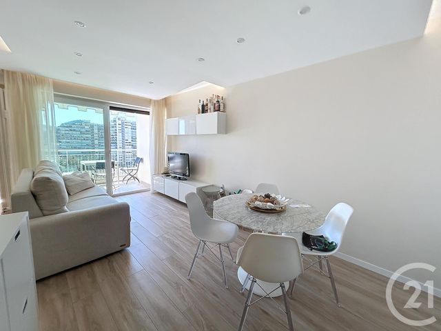 Appartement F1 à vendre - 1 pièce - 27,22 m2 - Mandelieu La Napoule - 06 - PROVENCE-ALPES-COTE-D-AZUR