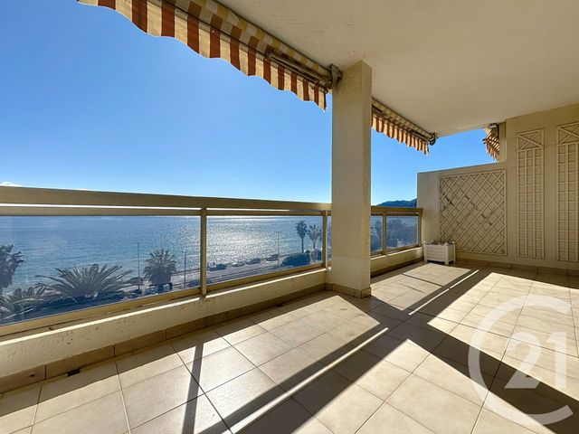 Appartement F3 à vendre - 3 pièces - 55,28 m2 - Cannes La Bocca - 06 - PROVENCE-ALPES-COTE-D-AZUR