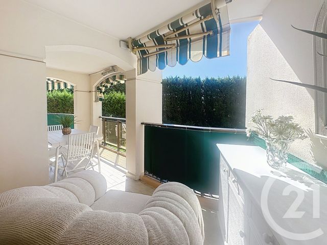 Appartement F3 à vendre - 3 pièces - 87,97 m2 - Mandelieu La Napoule - 06 - PROVENCE-ALPES-COTE-D-AZUR