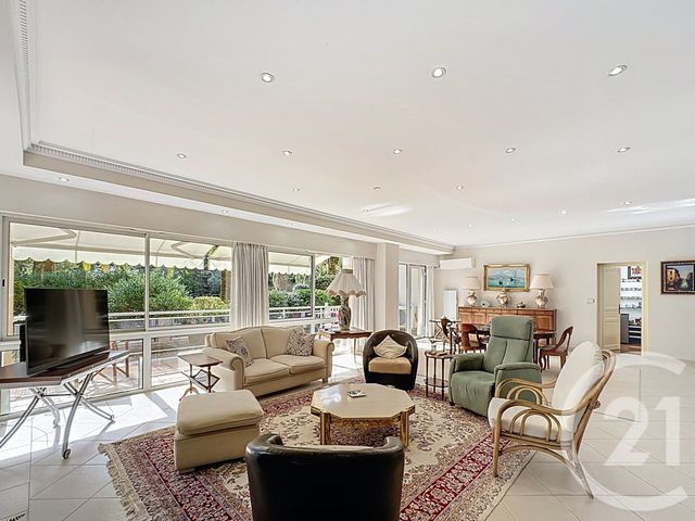 Appartement F7 et + à vendre - 7 pièces - 169,77 m2 - Mandelieu La Napoule - 06 - PROVENCE-ALPES-COTE-D-AZUR