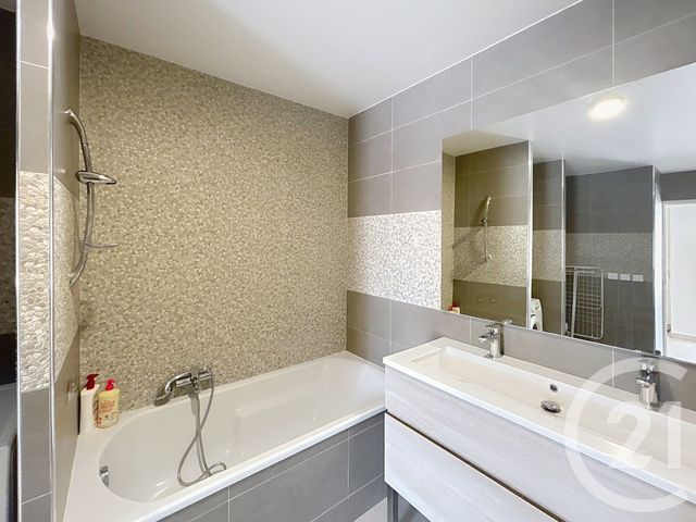 Appartement F4 à vendre - 4 pièces - 92 m2 - Mandelieu La Napoule - 06 - PROVENCE-ALPES-COTE-D-AZUR