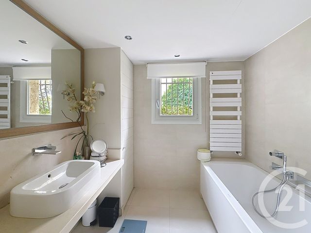 Maison à vendre - 4 pièces - 130 m2 - Mandelieu La Napoule - 06 - PROVENCE-ALPES-COTE-D-AZUR