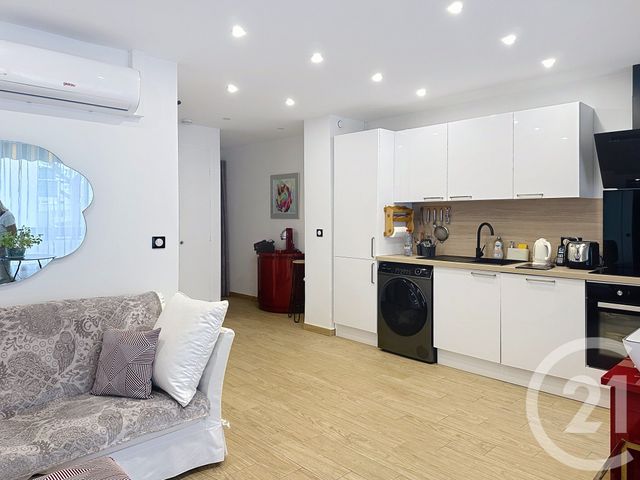 Appartement F1 à vendre - 2 pièces - 44,28 m2 - Mandelieu La Napoule - 06 - PROVENCE-ALPES-COTE-D-AZUR