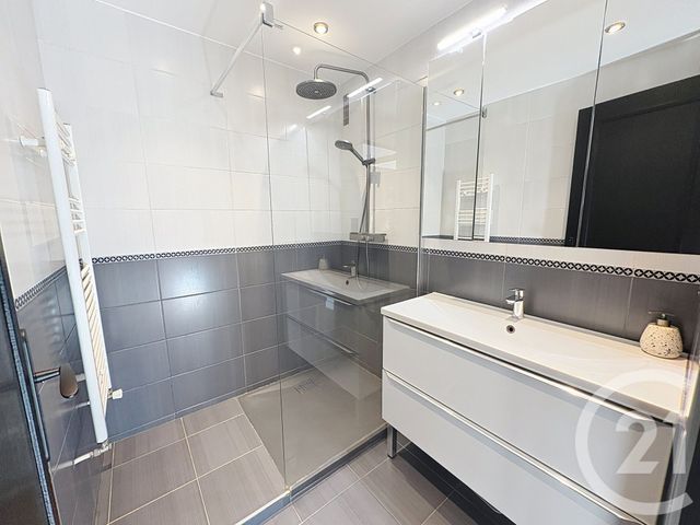 Appartement F4 à vendre - 4 pièces - 80 m2 - Mandelieu La Napoule - 06 - PROVENCE-ALPES-COTE-D-AZUR