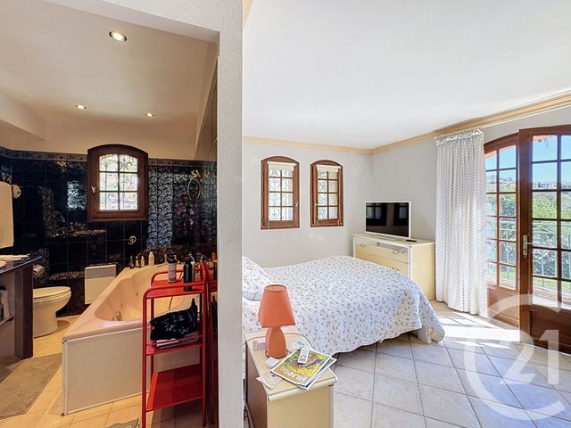 Maison &agrave; vendre - 7 pi&egrave;ces - 332 m2 - Mandelieu La Napoule - 06 - PROVENCE-ALPES-COTE-D-AZUR