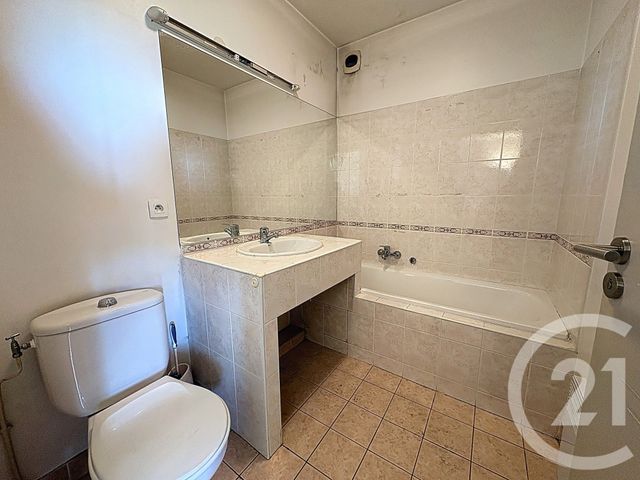 Appartement F4 à vendre - 4 pièces - 105 m2 - Mandelieu La Napoule - 06 - PROVENCE-ALPES-COTE-D-AZUR