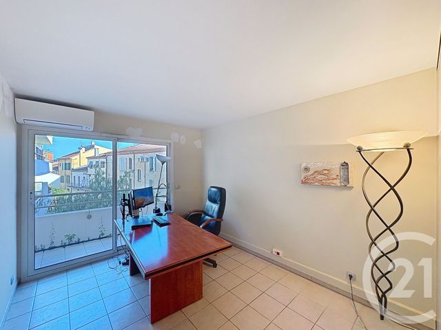 Appartement F4 à vendre - 4 pièces - 105 m2 - Mandelieu La Napoule - 06 - PROVENCE-ALPES-COTE-D-AZUR