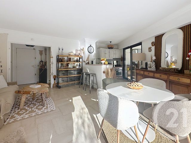 Appartement T2 à vendre - 2 pièces - 52,36 m2 - Mandelieu La Napoule - 06 - PROVENCE-ALPES-COTE-D-AZUR