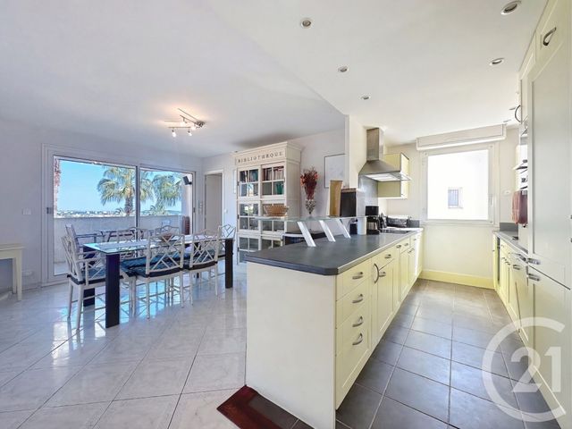 Appartement F5 &agrave; vendre - 5 pi&egrave;ces - 116,36 m2 - Mandelieu La Napoule - 06 - PROVENCE-ALPES-COTE-D-AZUR