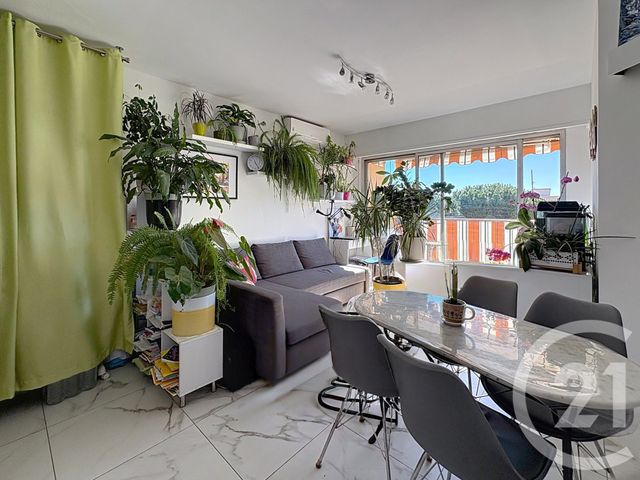 Appartement F2 &agrave; vendre - 2 pi&egrave;ces - 40 m2 - Mandelieu La Napoule - 06 - PROVENCE-ALPES-COTE-D-AZUR