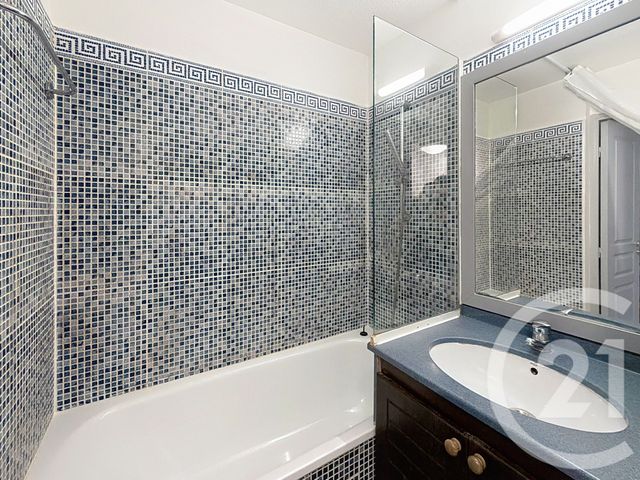 Appartement F1 &agrave; vendre - 1 pi&egrave;ce - 25,61 m2 - Cannes La Bocca - 06 - PROVENCE-ALPES-COTE-D-AZUR