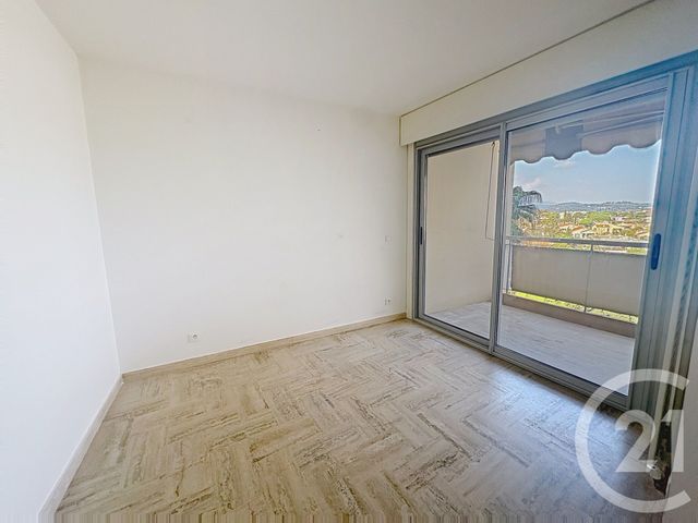 Appartement F2 &agrave; vendre - 2 pi&egrave;ces - 33 m2 - Mandelieu La Napoule - 06 - PROVENCE-ALPES-COTE-D-AZUR