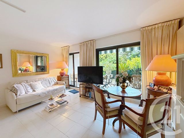 Appartement Studio &agrave; vendre - 1 pi&egrave;ce - 27,24 m2 - Mandelieu La Napoule - 06 - PROVENCE-ALPES-COTE-D-AZUR