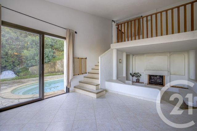 Maison &agrave; vendre - 6 pi&egrave;ces - 160,11 m2 - Mandelieu La Napoule - 06 - PROVENCE-ALPES-COTE-D-AZUR