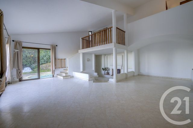Maison &agrave; vendre - 6 pi&egrave;ces - 160,11 m2 - Mandelieu La Napoule - 06 - PROVENCE-ALPES-COTE-D-AZUR