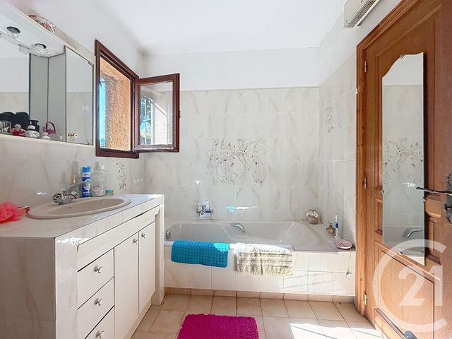 Maison &agrave; vendre - 5 pi&egrave;ces - 142,48 m2 - Mandelieu La Napoule - 06 - PROVENCE-ALPES-COTE-D-AZUR