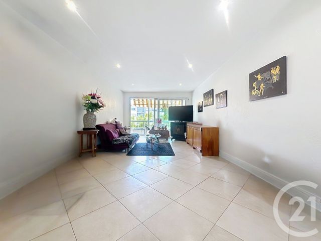 Appartement T3 &agrave; vendre - 4 pi&egrave;ces - 75,71 m2 - Mandelieu La Napoule - 06 - PROVENCE-ALPES-COTE-D-AZUR