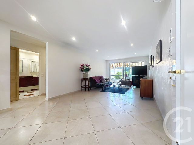 Appartement T3 &agrave; vendre - 4 pi&egrave;ces - 75,71 m2 - Mandelieu La Napoule - 06 - PROVENCE-ALPES-COTE-D-AZUR