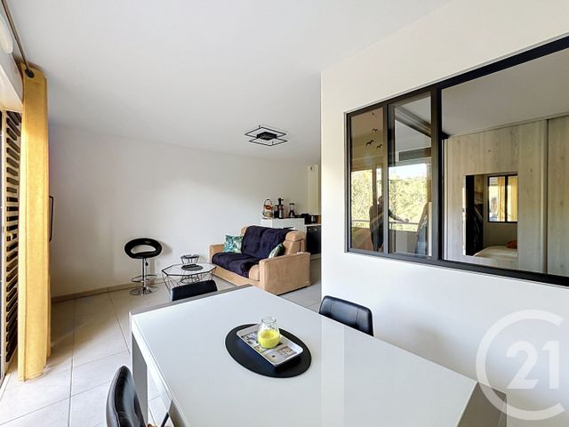 Appartement F2 &agrave; vendre - 2 pi&egrave;ces - 43 m2 - Mandelieu La Napoule - 06 - PROVENCE-ALPES-COTE-D-AZUR