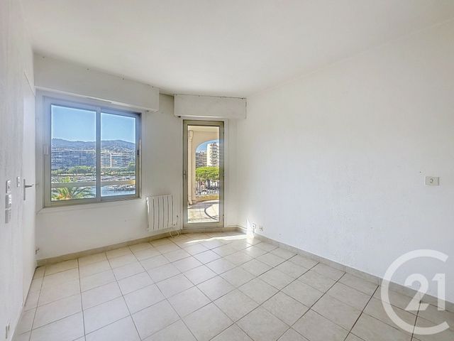 Appartement F2 &agrave; vendre - 2 pi&egrave;ces - 42,90 m2 - Mandelieu La Napoule - 06 - PROVENCE-ALPES-COTE-D-AZUR