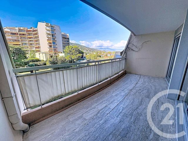 Appartement F2 &agrave; vendre - 2 pi&egrave;ces - 33 m2 - Mandelieu La Napoule - 06 - PROVENCE-ALPES-COTE-D-AZUR