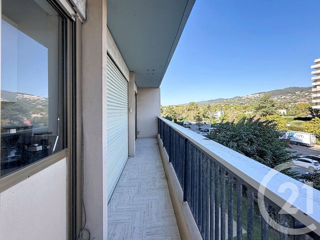 Appartement F5 &agrave; vendre - 5 pi&egrave;ces - 101,10 m2 - Mandelieu La Napoule - 06 - PROVENCE-ALPES-COTE-D-AZUR
