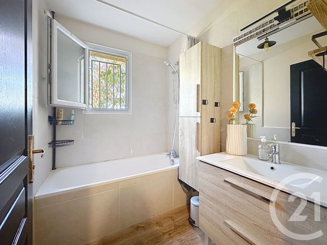 Appartement T3 &agrave; vendre - 3 pi&egrave;ces - 64,65 m2 - Ales - 30 - LANGUEDOC-ROUSSILLON