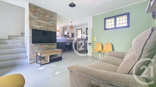 Appartement &agrave; louer - 3 pi&egrave;ces - 53 m2 - St Martin De Crau - 13 - PROVENCE-ALPES-COTE-D-AZUR
