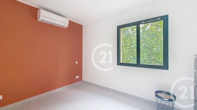 Appartement &agrave; louer - 3 pi&egrave;ces - 53 m2 - St Martin De Crau - 13 - PROVENCE-ALPES-COTE-D-AZUR