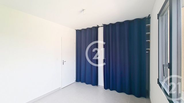 Appartement &agrave; louer - 3 pi&egrave;ces - 53 m2 - St Martin De Crau - 13 - PROVENCE-ALPES-COTE-D-AZUR