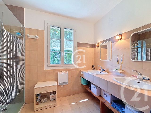 Maison &agrave; vendre - 9 pi&egrave;ces - 225,80 m2 - St Martin De Crau - 13 - PROVENCE-ALPES-COTE-D-AZUR