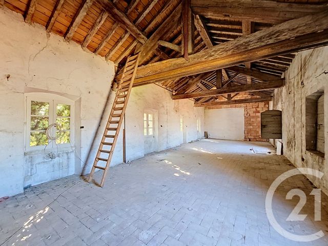 Appartement 3 pièces 144 m² · à Saint-Rémy-de-Provence · 143,7 m² · 440 000 €