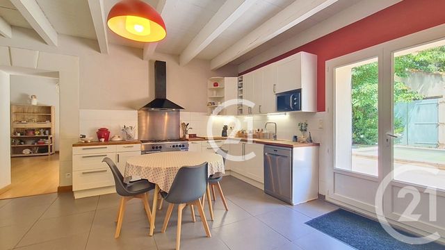 Maison &agrave; vendre - 5 pi&egrave;ces - 165 m2 - St Martin De Crau - 13 - PROVENCE-ALPES-COTE-D-AZUR