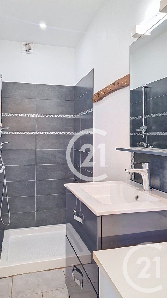 Appartement T3 &agrave; vendre - 3 pi&egrave;ces - 47,68 m2 - St Martin De Crau - 13 - PROVENCE-ALPES-COTE-D-AZUR
